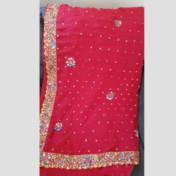 Red Maroon Saree Bollywood Indian Wedding - Picture 2 of 4